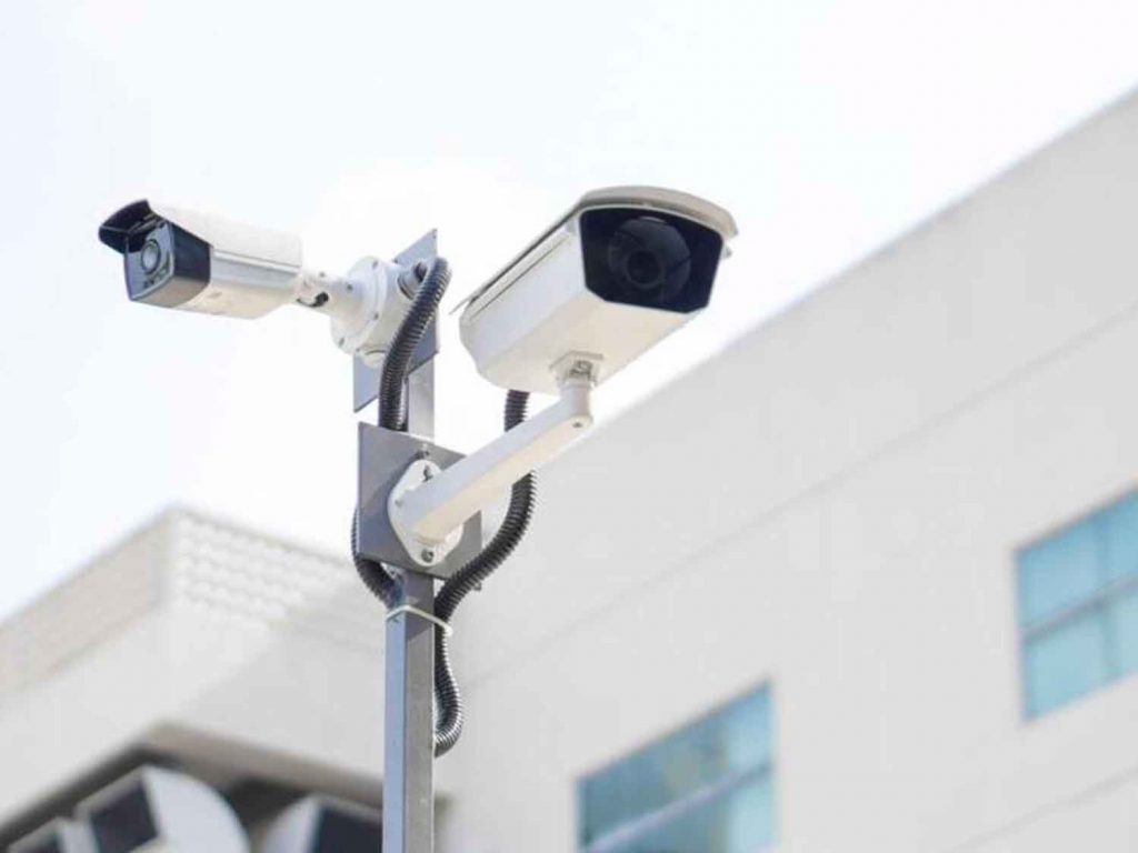 Smart security cameras in Colorado, addressing the diverse security needs of urban, rural, and mountain regions.